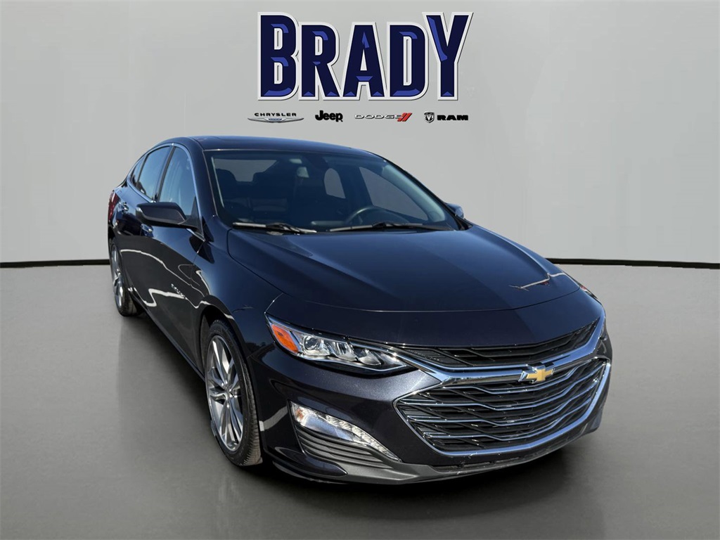 2022 Chevrolet Malibu Premier's photo