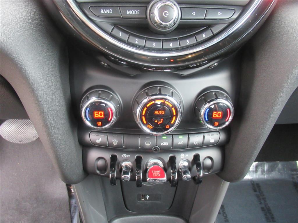 2020 Mini Cooper 2 Door Hardtop Oxford Edition photo 17