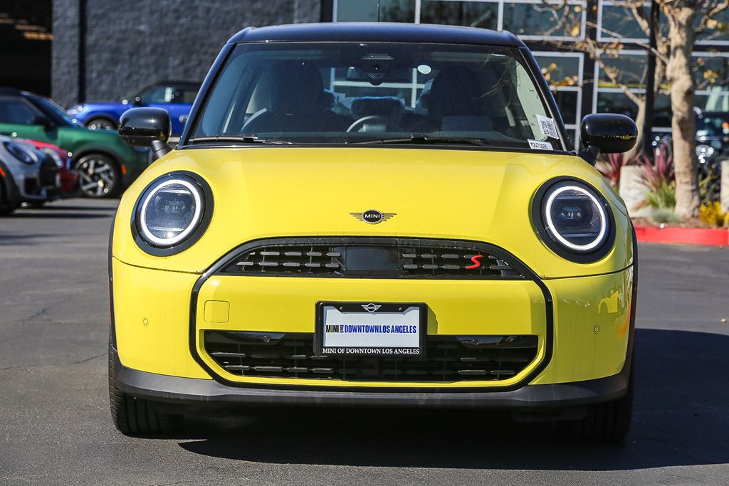 2025 Mini Cooper 4 Door Hardtop Signature photo 2