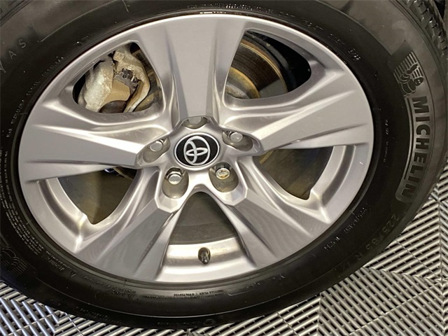 2022 Toyota RAV4 XLE photo 21