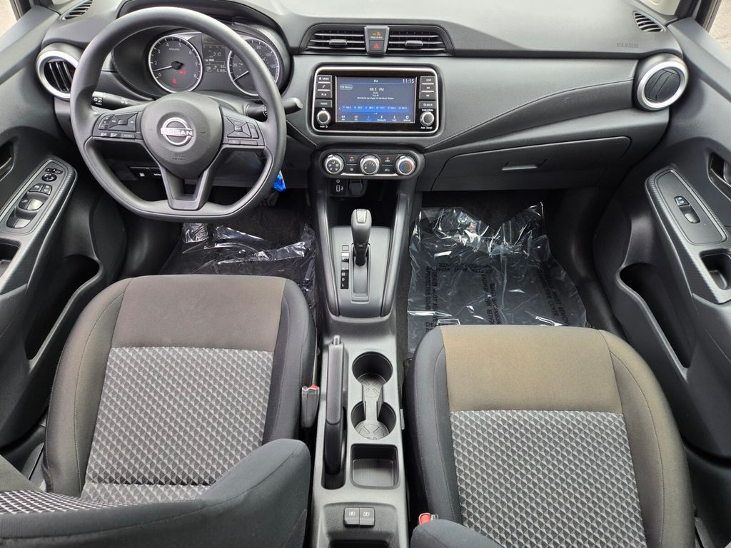 2024 Nissan Versa 1.6 S photo 14