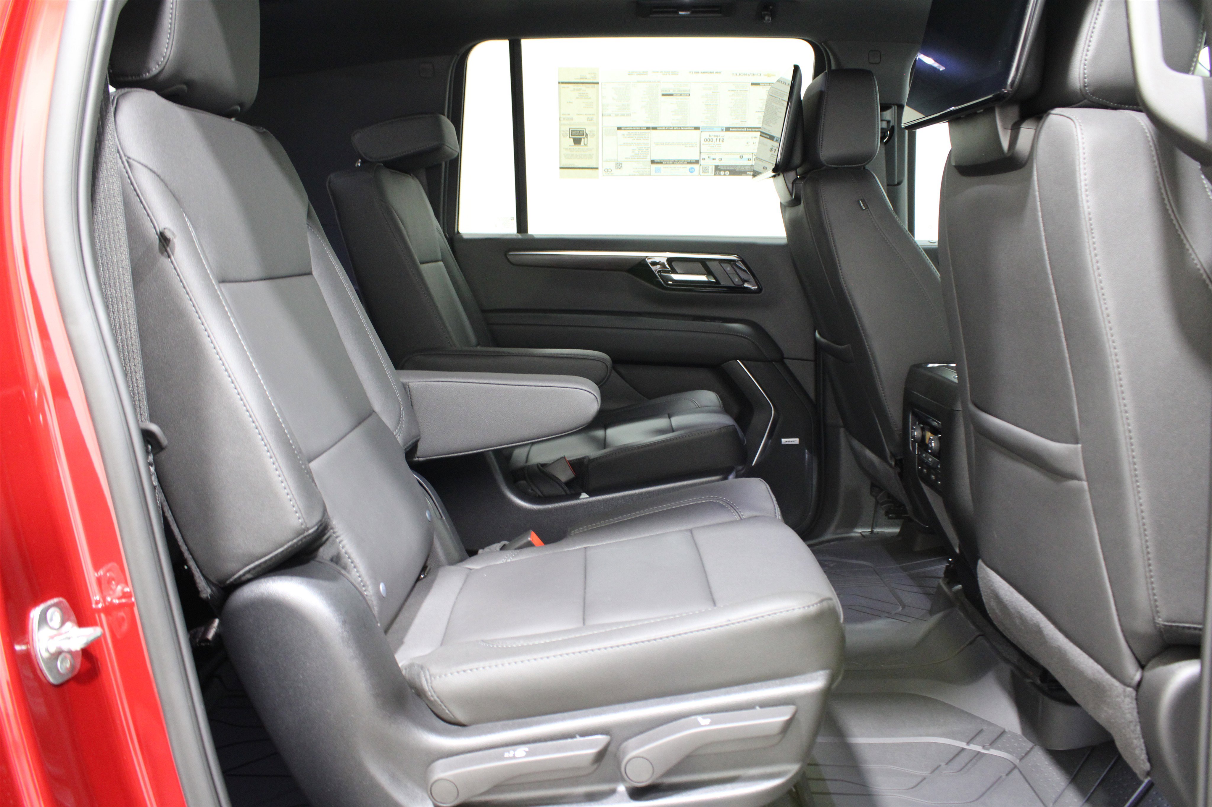 2026 Chevrolet Suburban Z71 photo 23