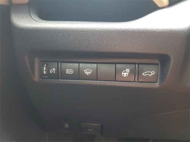 2020 Toyota RAV4 Hybrid XLE photo 27