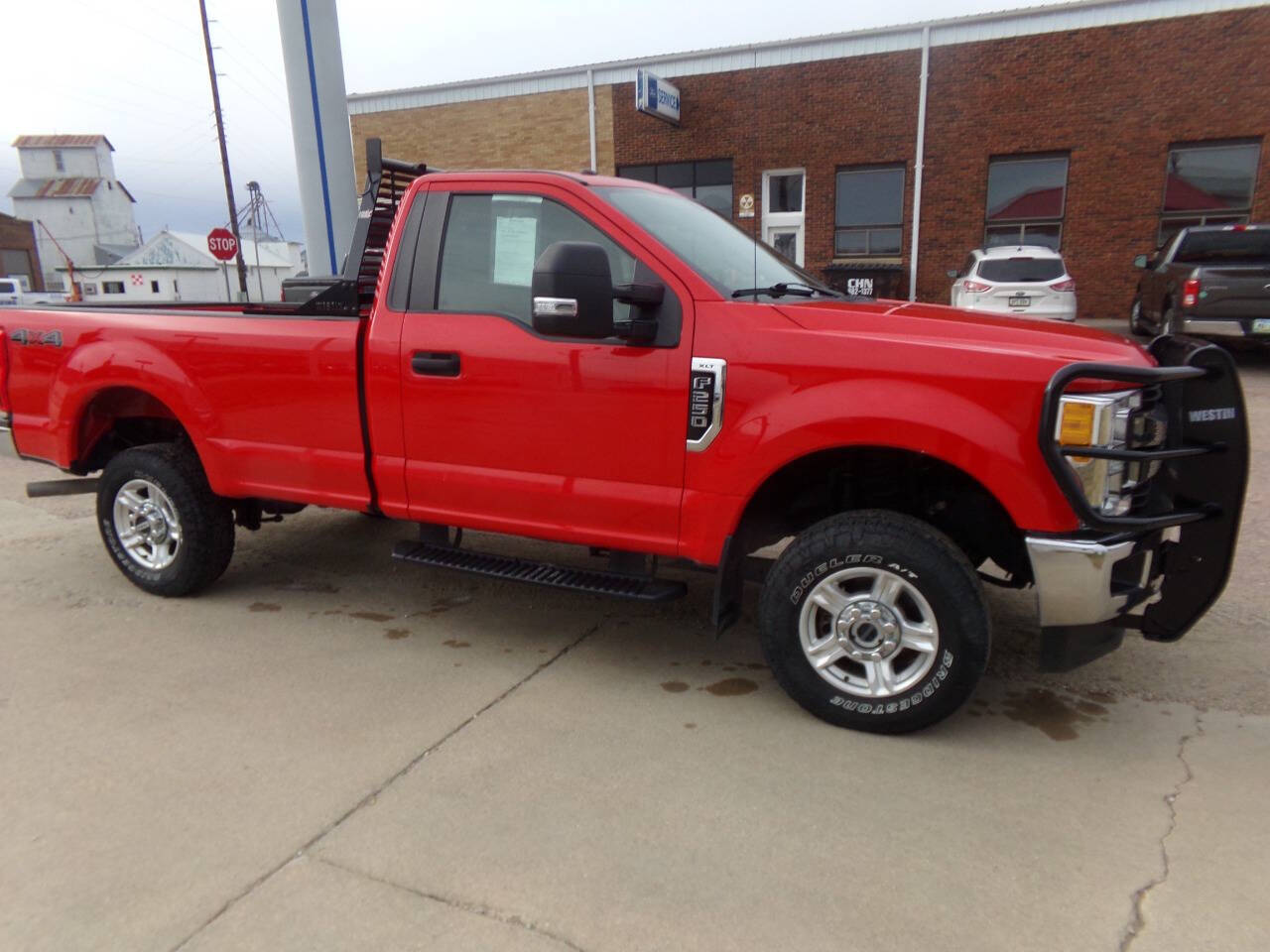 2017 Ford F-250 XLT photo 2