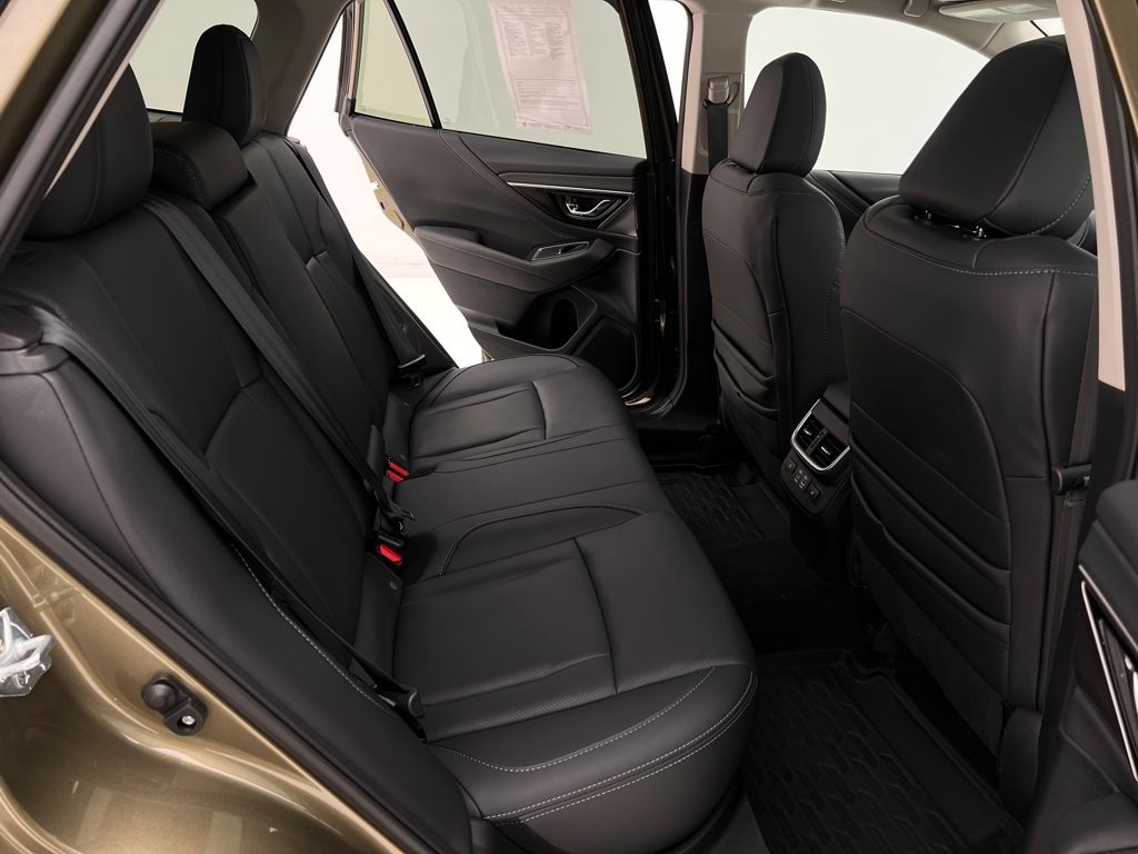 2024 Subaru Outback Touring photo 18