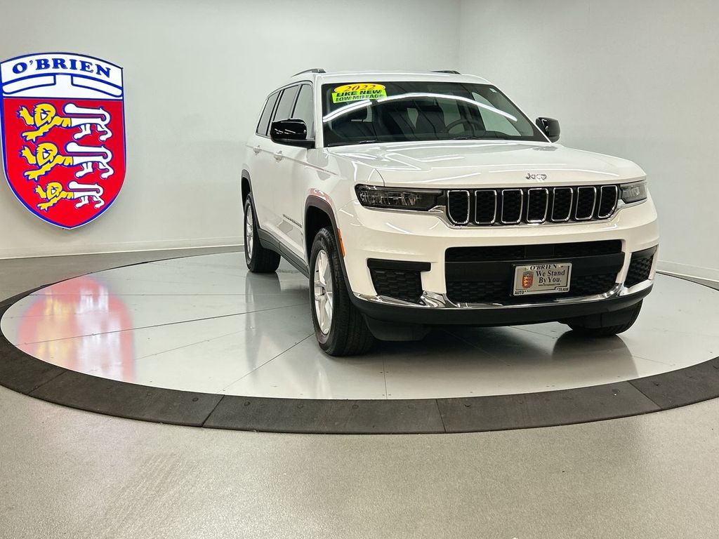 2022 Jeep Grand Cherokee L Laredo's photo