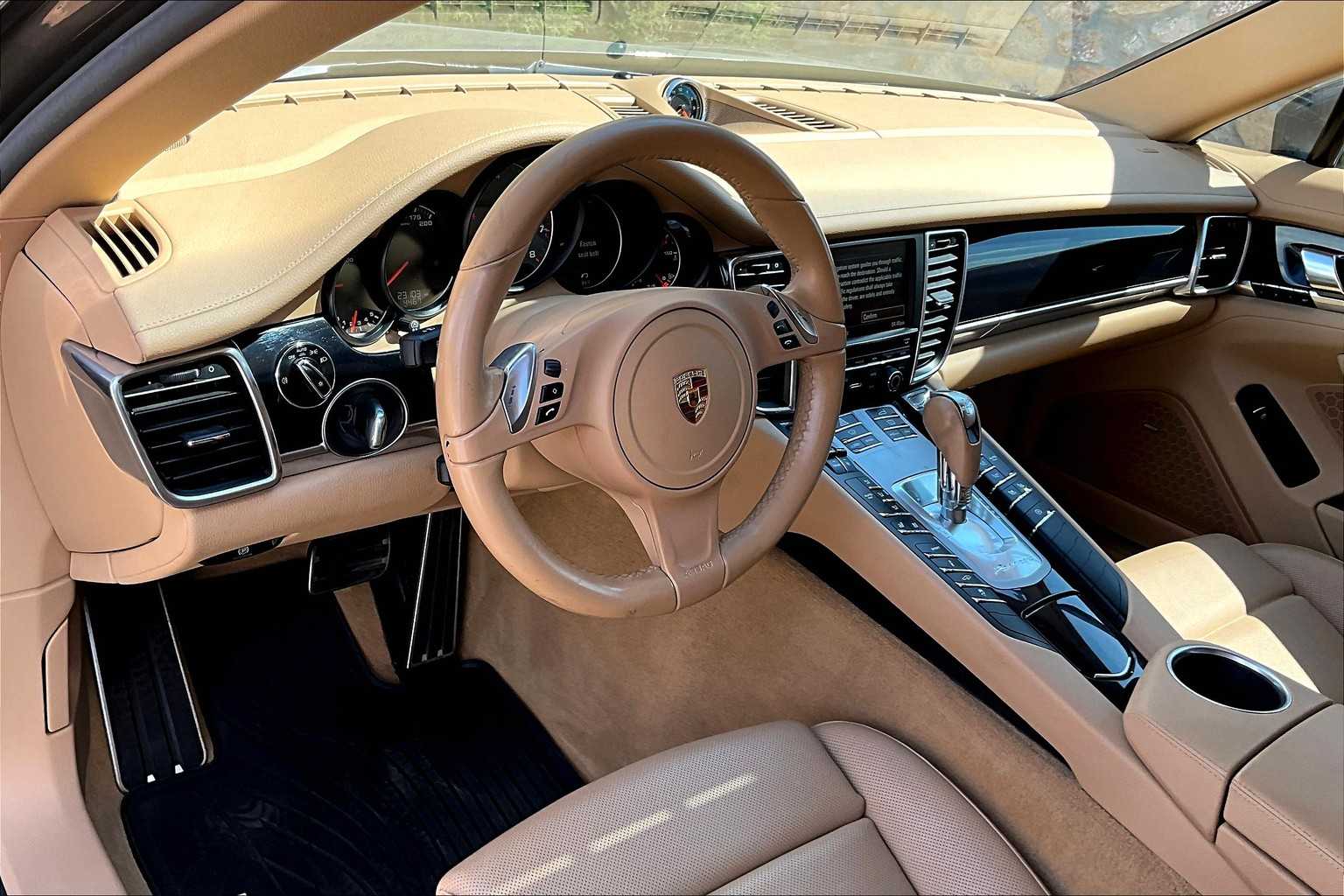2016 Porsche Panamera S photo 4
