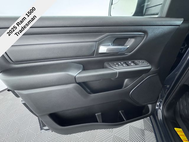 2025 Ram 1500 Tradesman photo 33