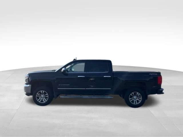 2017 Chevrolet Silverado 1500 LT photo 2