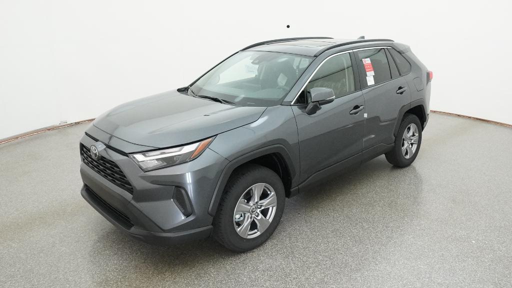 2025 Toyota RAV4 XLE's photo