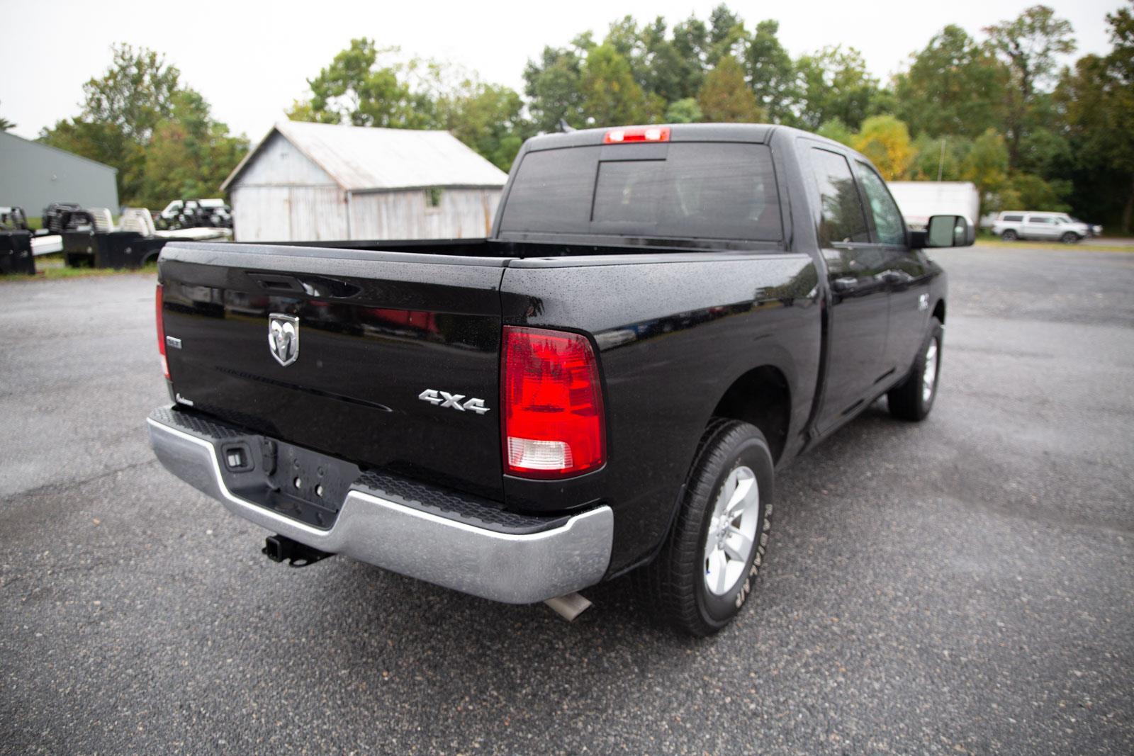 2023 Ram 1500 Classic SLT photo 3