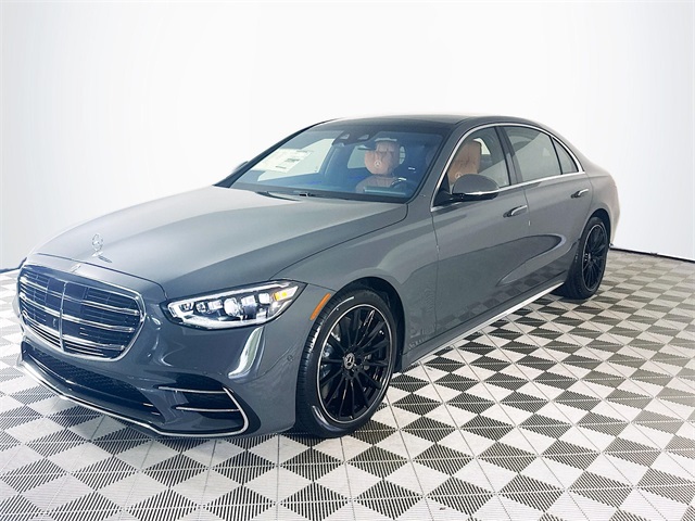 2026 Mercedes Benz S 580 4MATIC photo 3