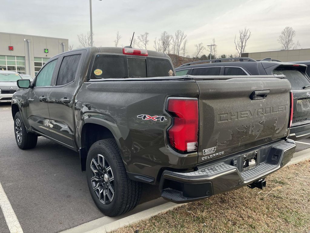 2024 Chevrolet Colorado LT photo 3