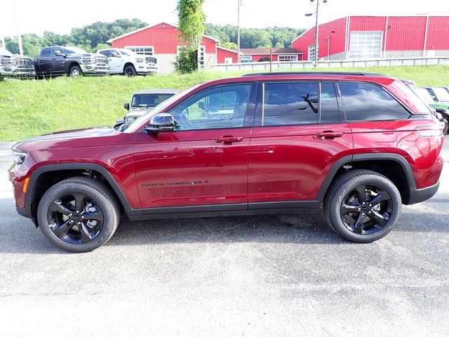 2025 Jeep Grand Cherokee Limited photo 2
