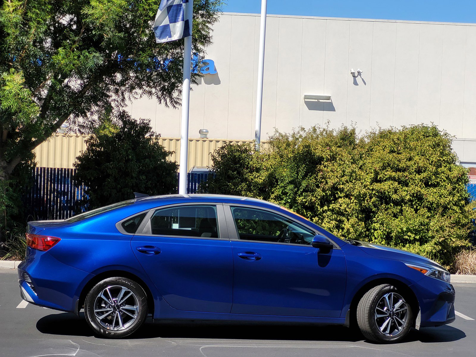 2023 Kia Forte LXS photo 3