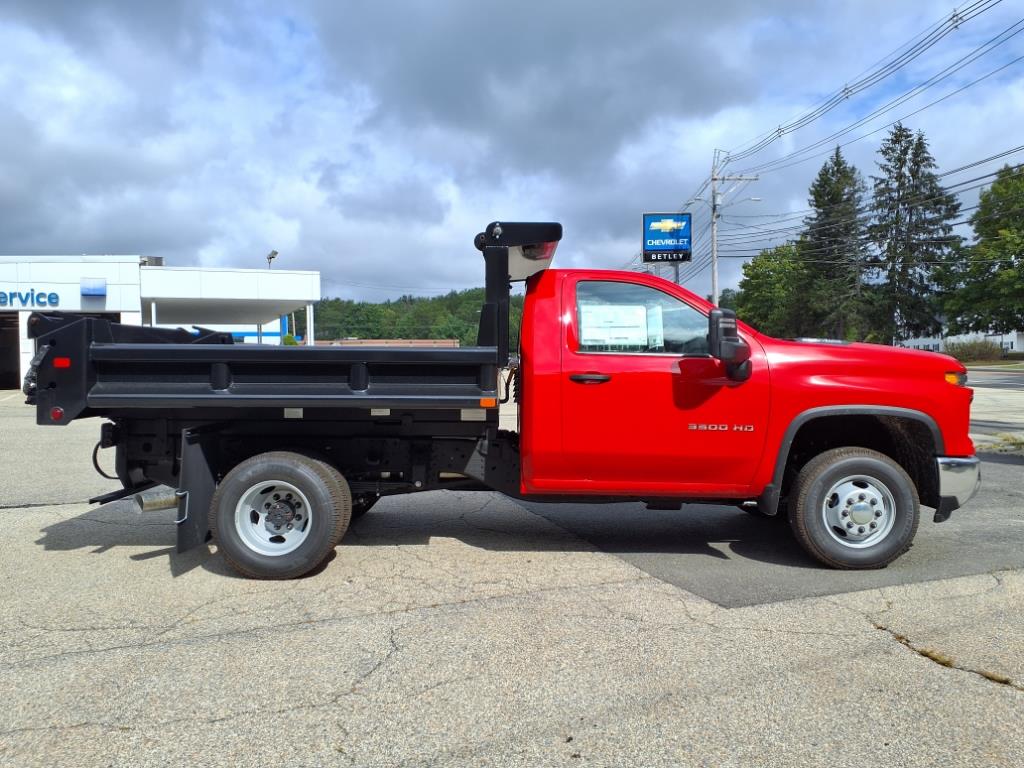 2025 Chevrolet Silverado 3500HD Work Truck photo 2