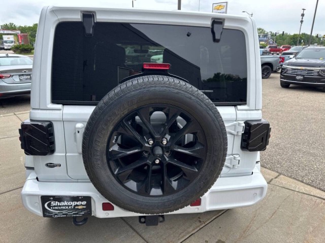 2020 Jeep Wrangler Unlimited Sahara High Altitude photo 4