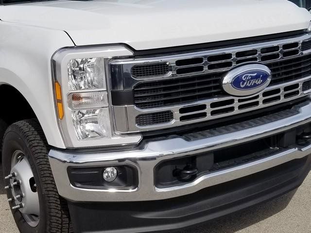 2025 Ford F-350 XL photo 8