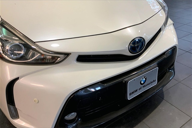 2017 Toyota Prius V Two photo 27