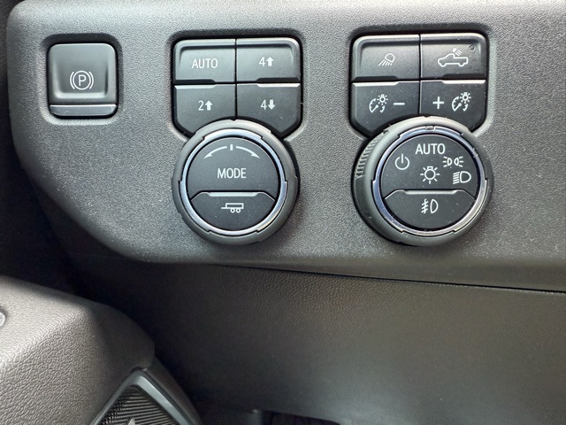 2023 Chevrolet Silverado 1500 LTZ photo 26