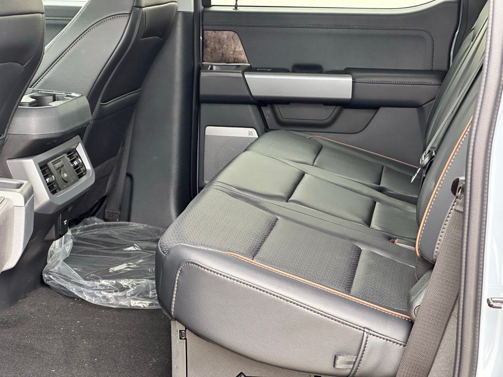 2025 Ford F-250 Lariat photo 9