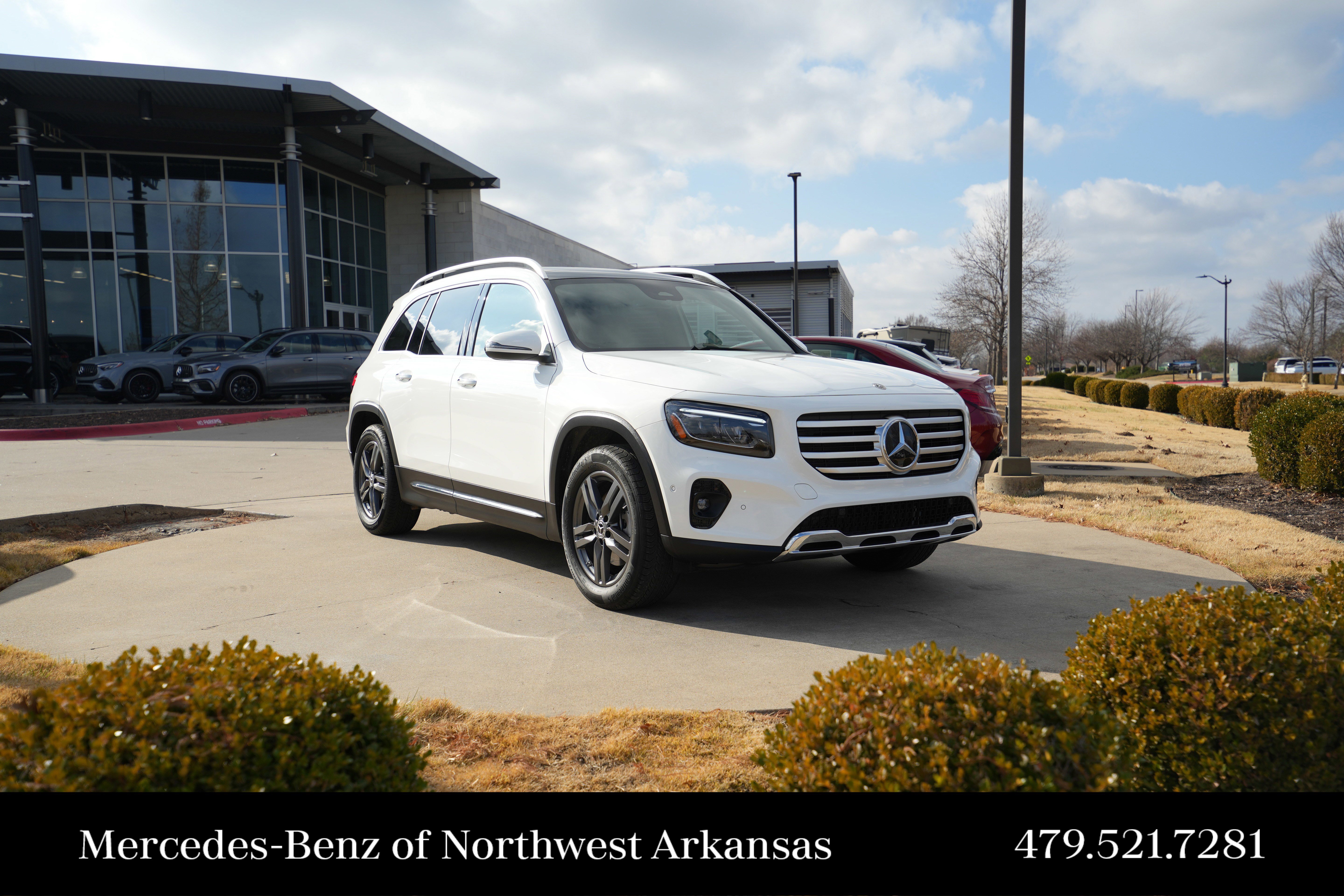 2025 Mercedes-Benz GLB Base's photo