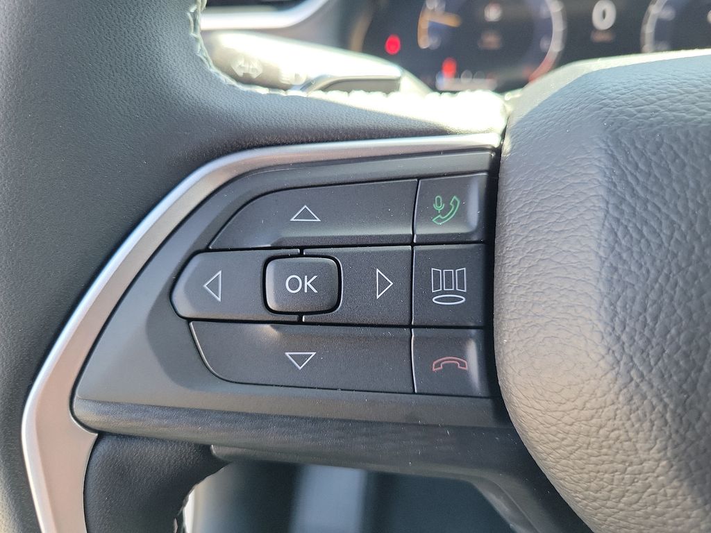 2025 Jeep Grand Cherokee Laredo X photo 4