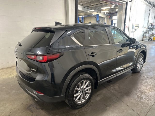 2023 Mazda CX-5 2.5 S Preferred photo 2