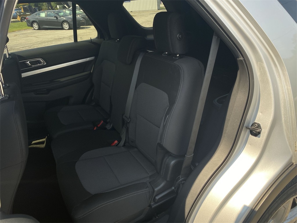 2016 Ford Explorer XLT photo 22