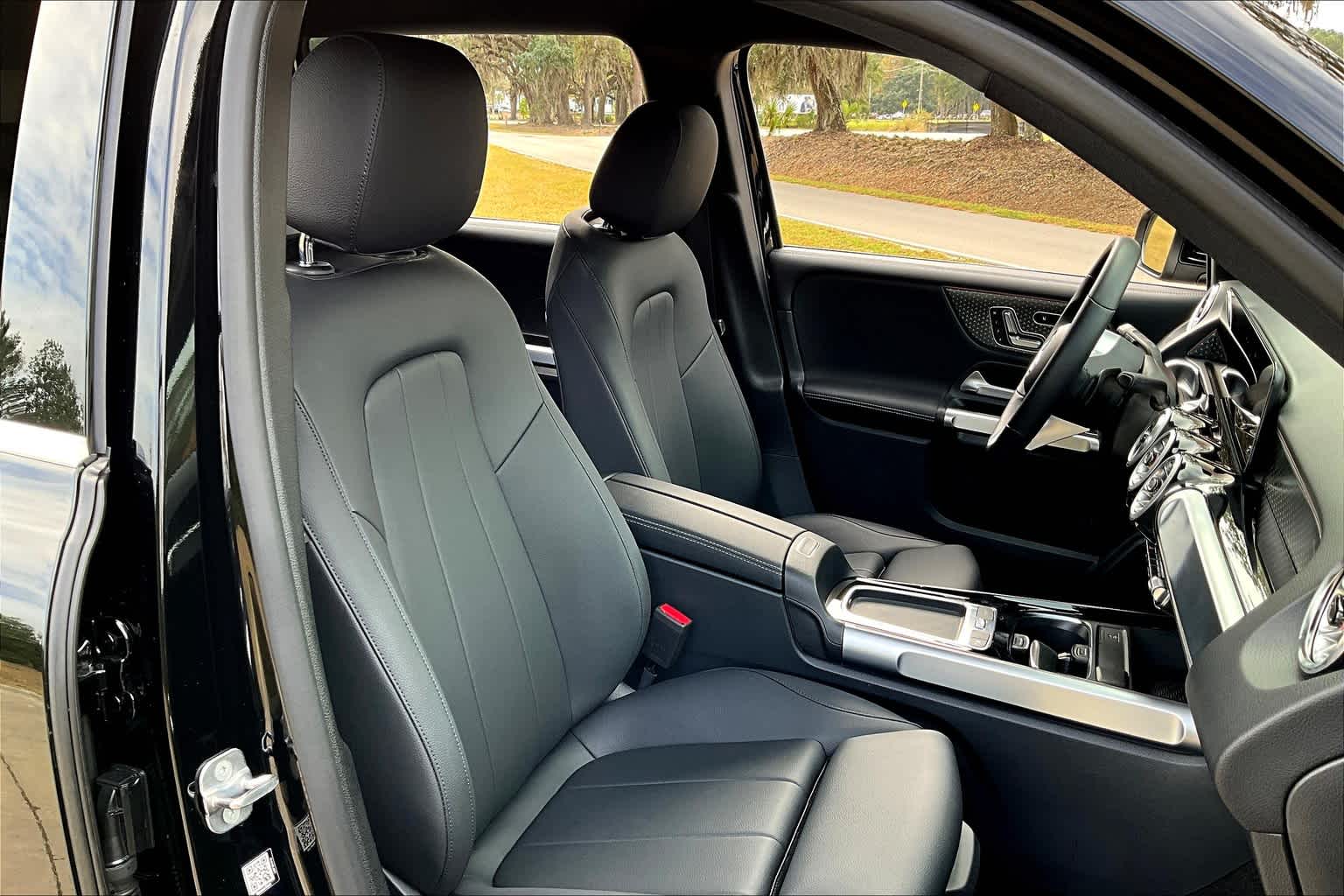 2024 Mercedes Benz GLB 250 4MATIC photo 15