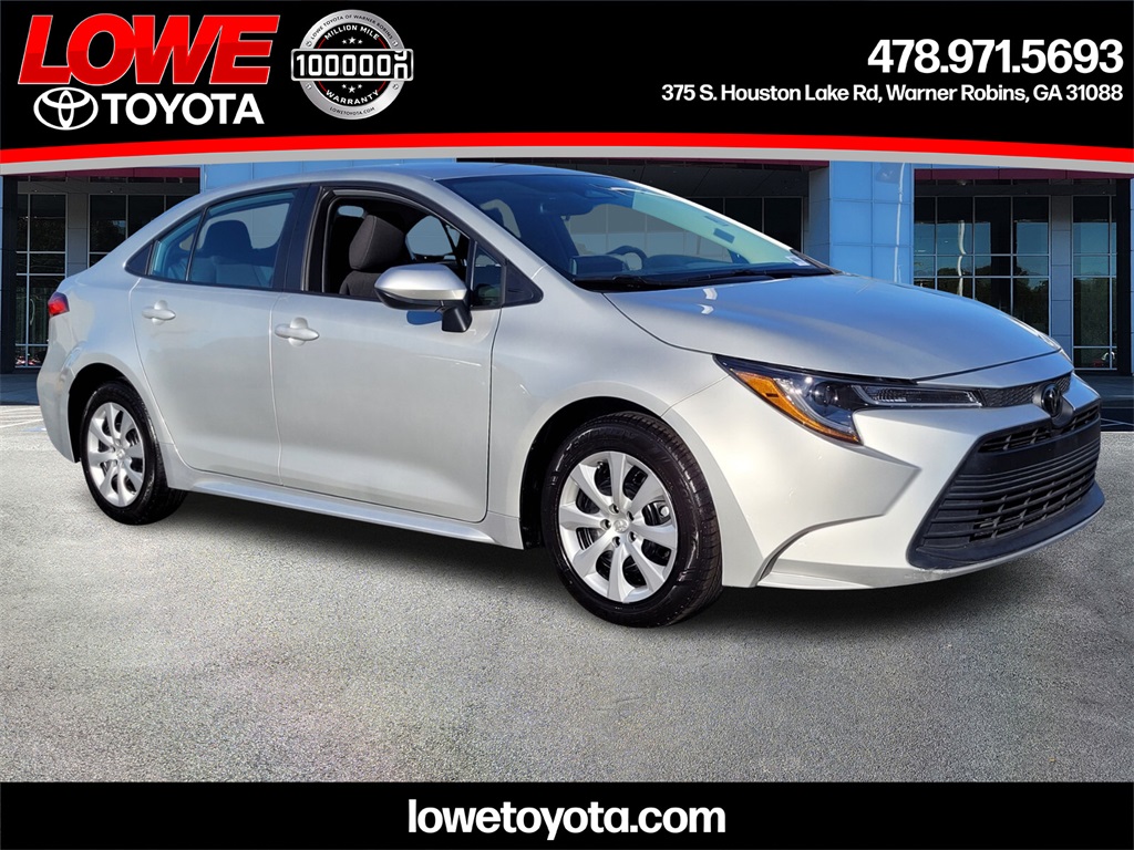 2024 Toyota Corolla LE's photo