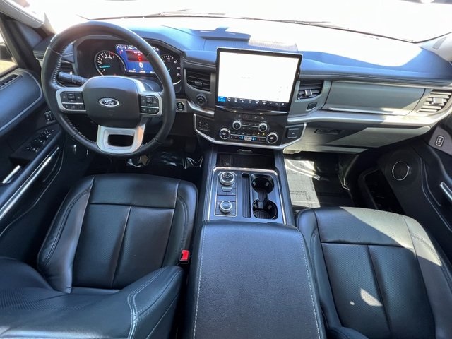 2022 Ford Expedition XLT photo 2
