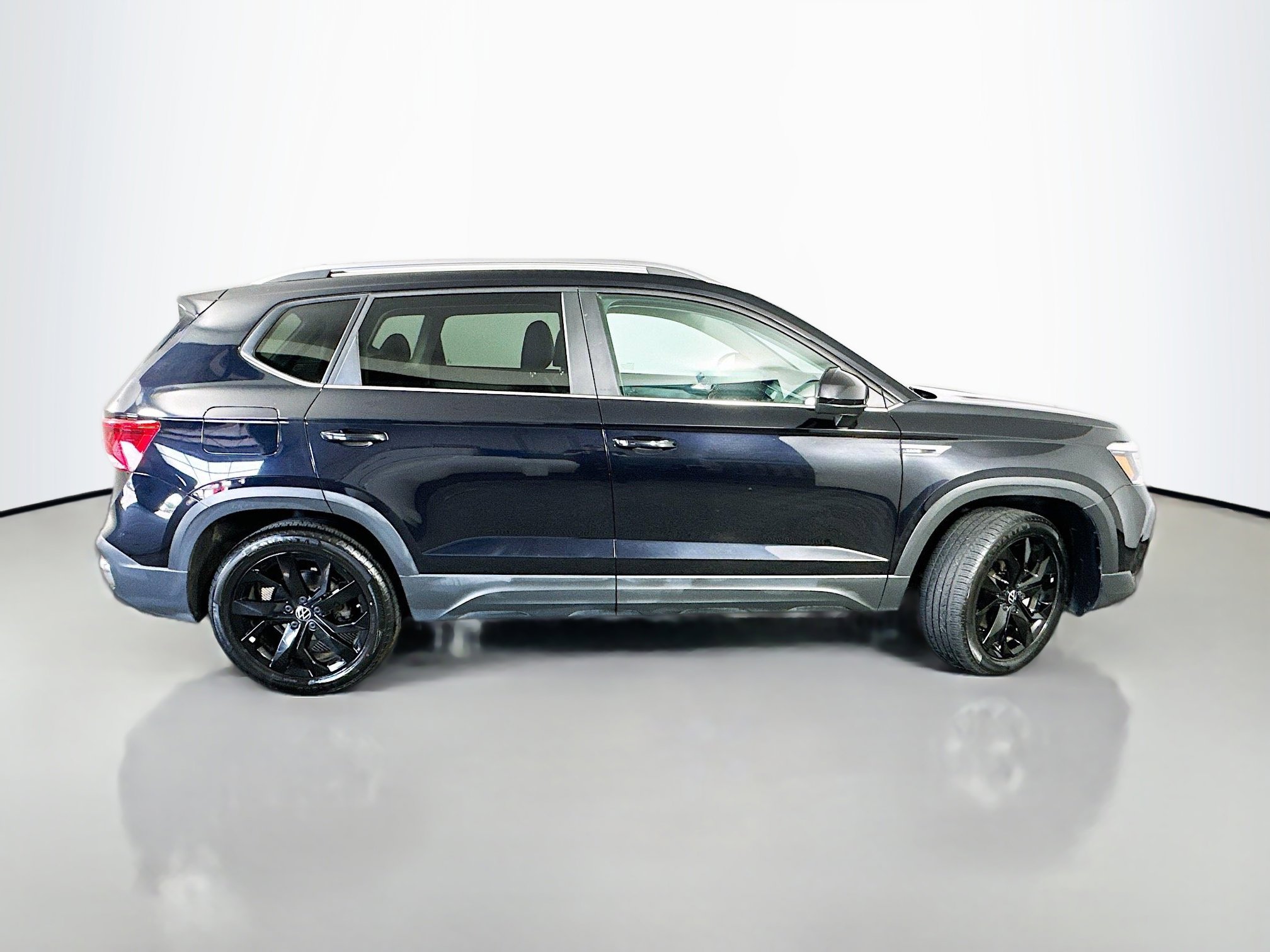 2022 Volkswagen Taos SE photo 8