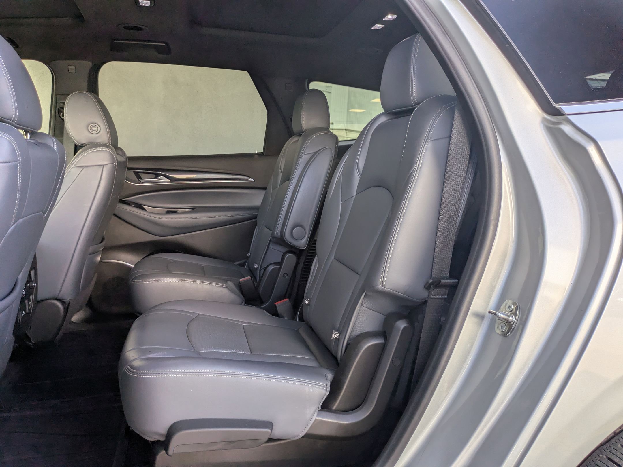 2022 Buick Enclave Essence photo 10