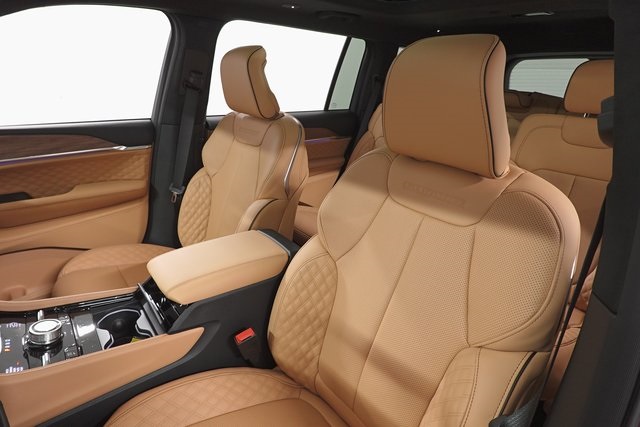 2025 Jeep Grand Cherokee L Summit Reserve photo 12