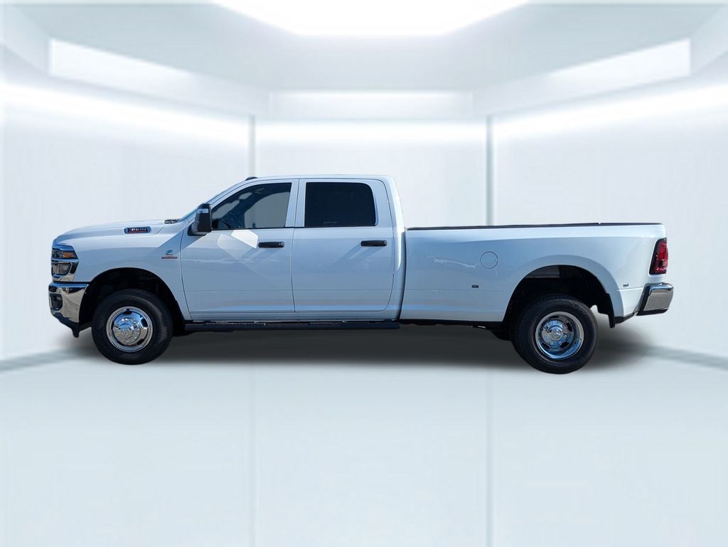 2026 Ram 3500 Tradesman photo 2