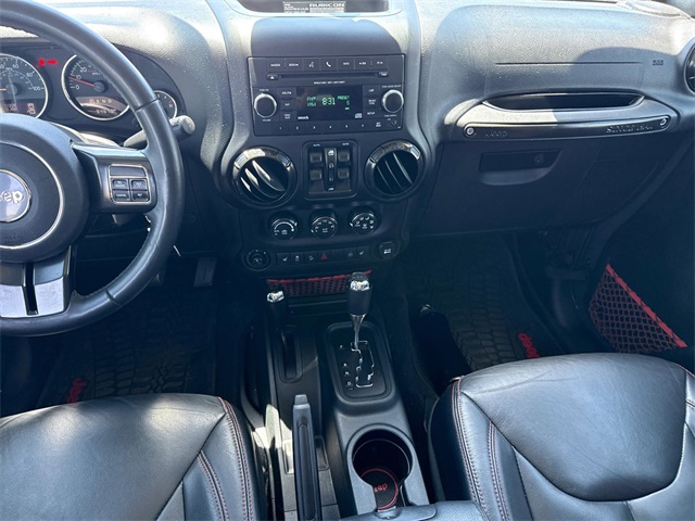 2017 Jeep Wrangler Unlimited Rubicon Recon photo 14