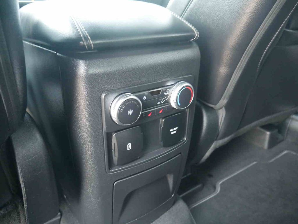 2022 Ford Explorer ST photo 13