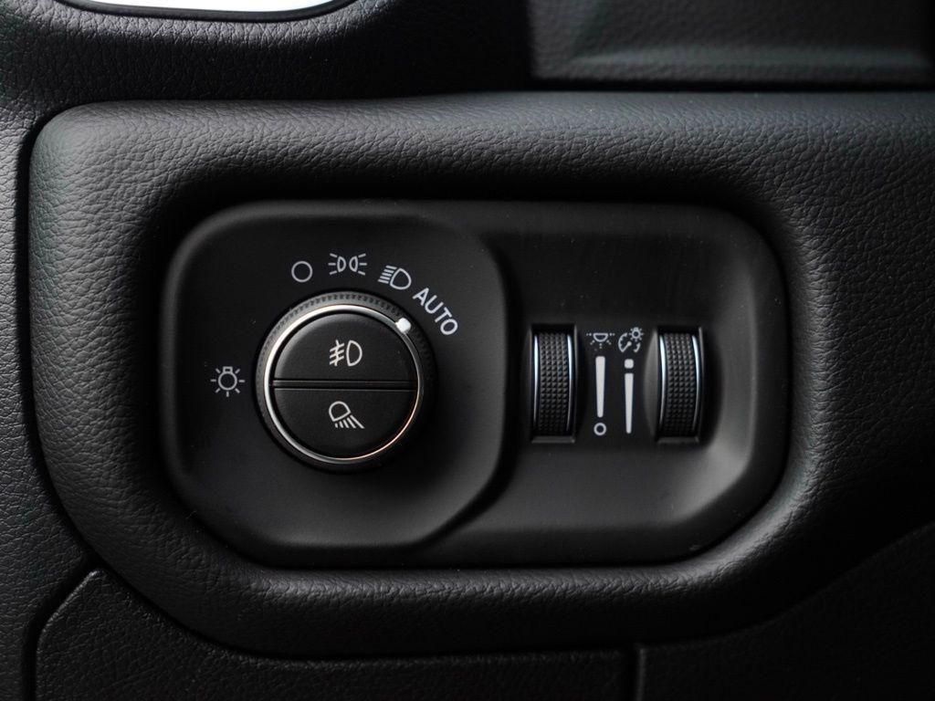 New 2026 Granite Crystal Metallic Clear-Coat Exterior Paint RAM Big Horn/Lone Star image 11