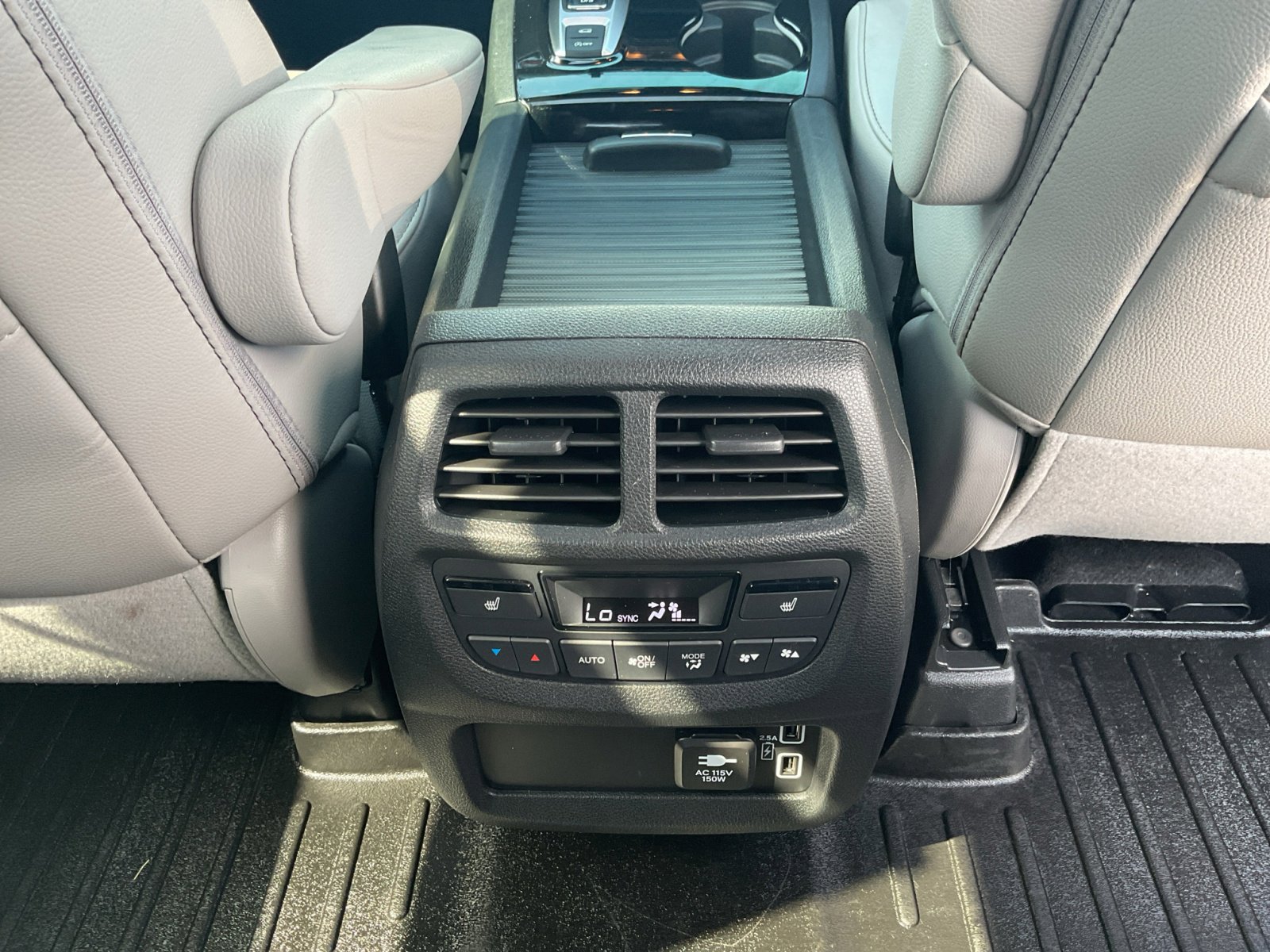 2022 Honda Passport Elite photo 3