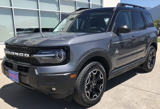 2025 Ford Bronco Sport Outer Banks photo 3