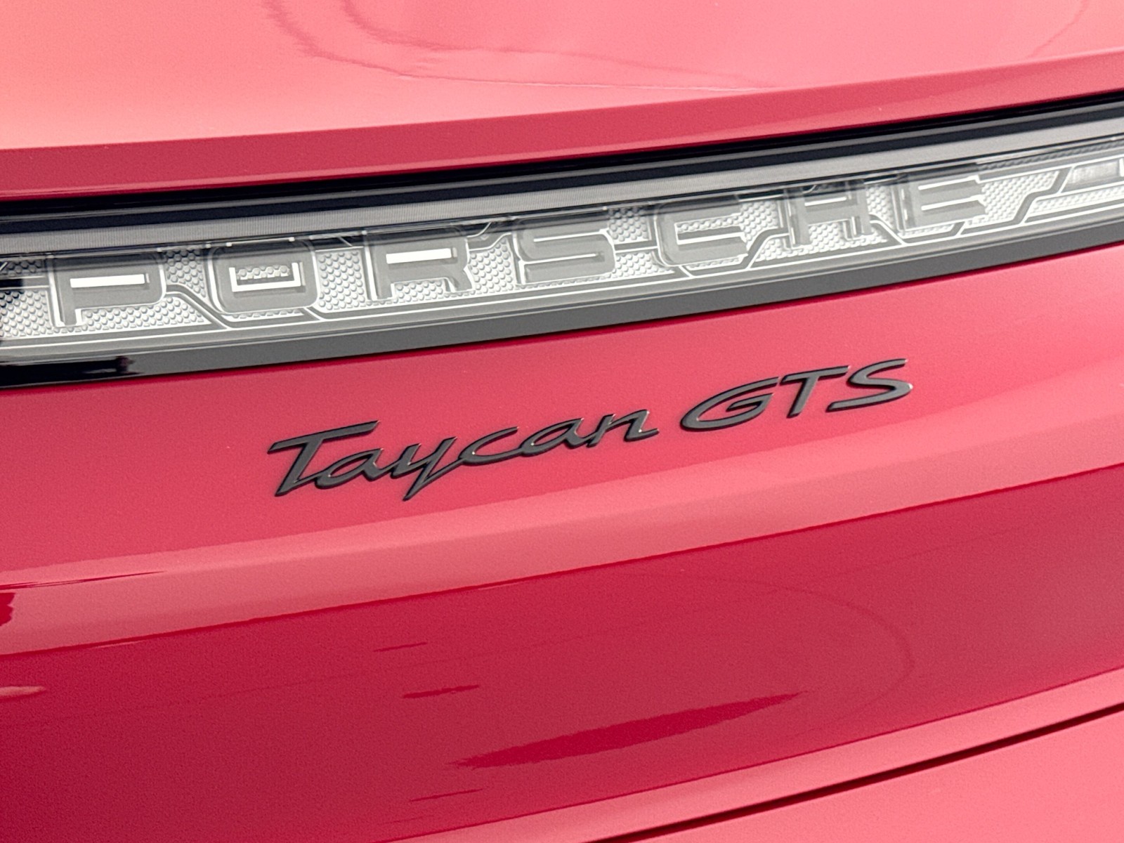 2025 Porsche Taycan GTS photo 25
