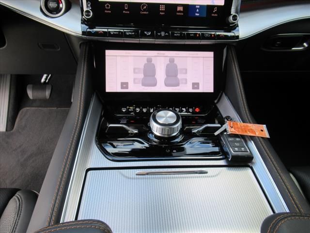2023 Jeep Grand Wagoneer III photo 35