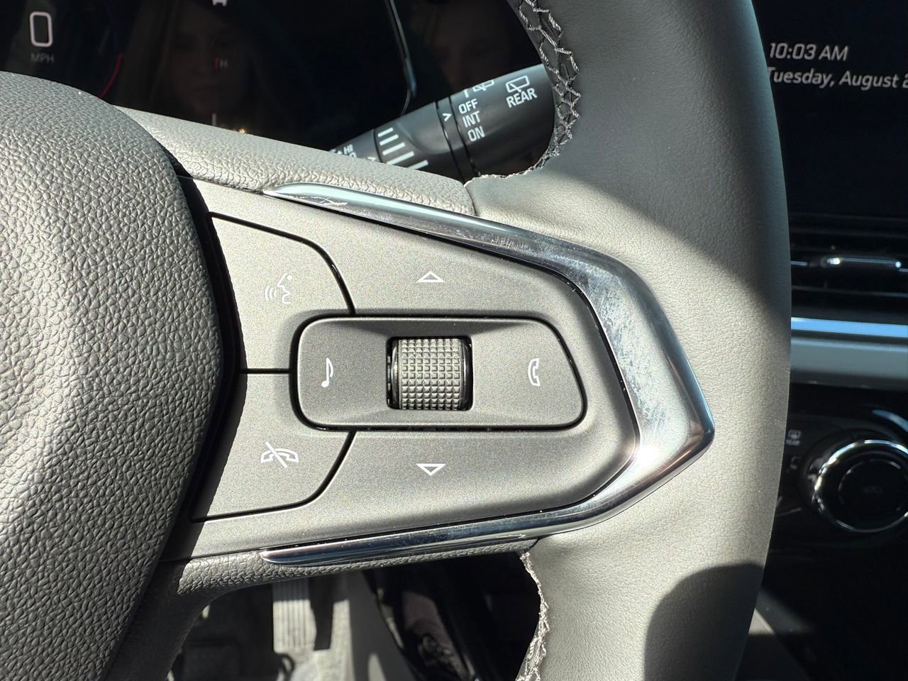 2025 Chevrolet Trax LT photo 18