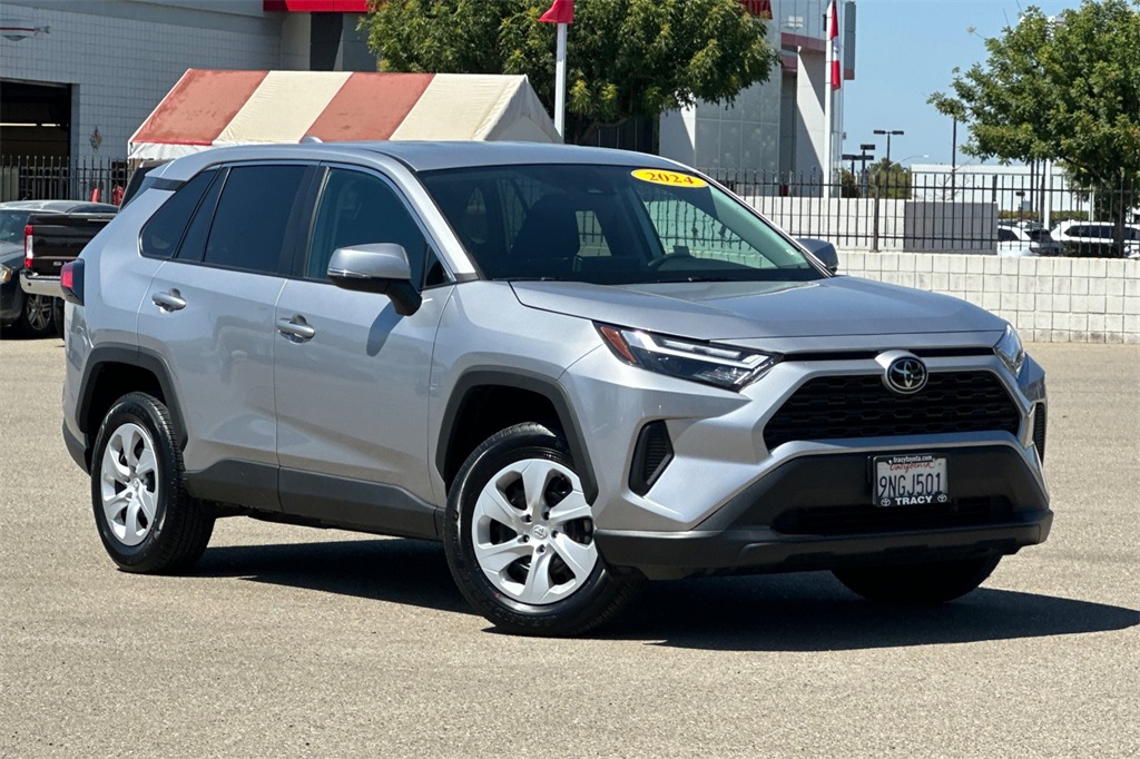 Used 2024 Toyota RAV4 LE with VIN 2T3G1RFV5RC464608 for sale in Kansas City