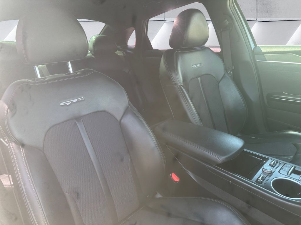 2022 Kia K5 GT-Line photo 13