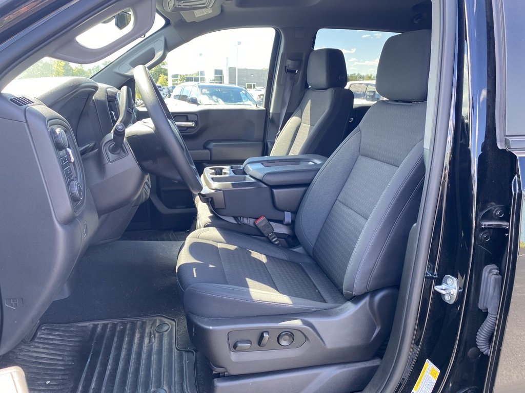 2023 Chevrolet Silverado 1500 Custom Trail Boss photo 2