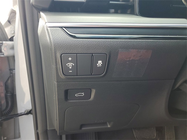 2025 Kia K5 GT-Line photo 13