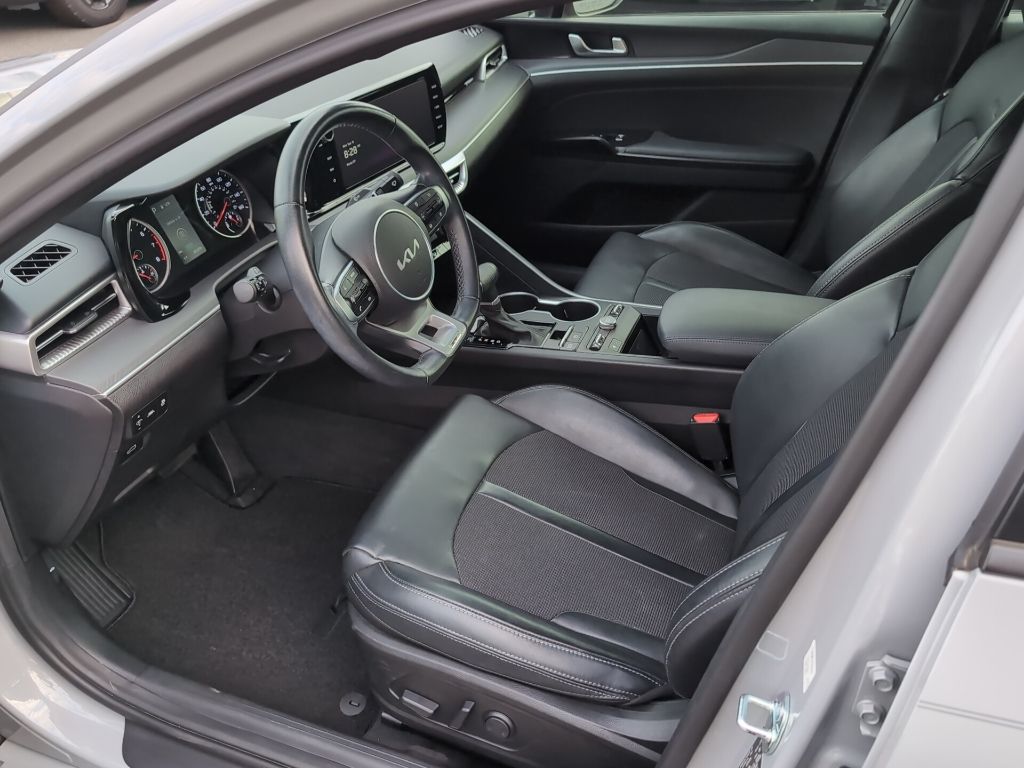 2024 Kia K5 GT-Line photo 11