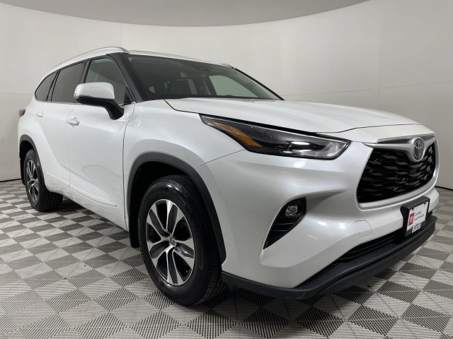 Certified Pre-Owned 2022 Toyota Highlander XLE 4D Sport Utility in ...